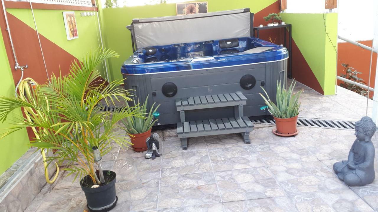 La Casa Binecha Avec Jacuzzi Villa Baillif Dış mekan fotoğraf